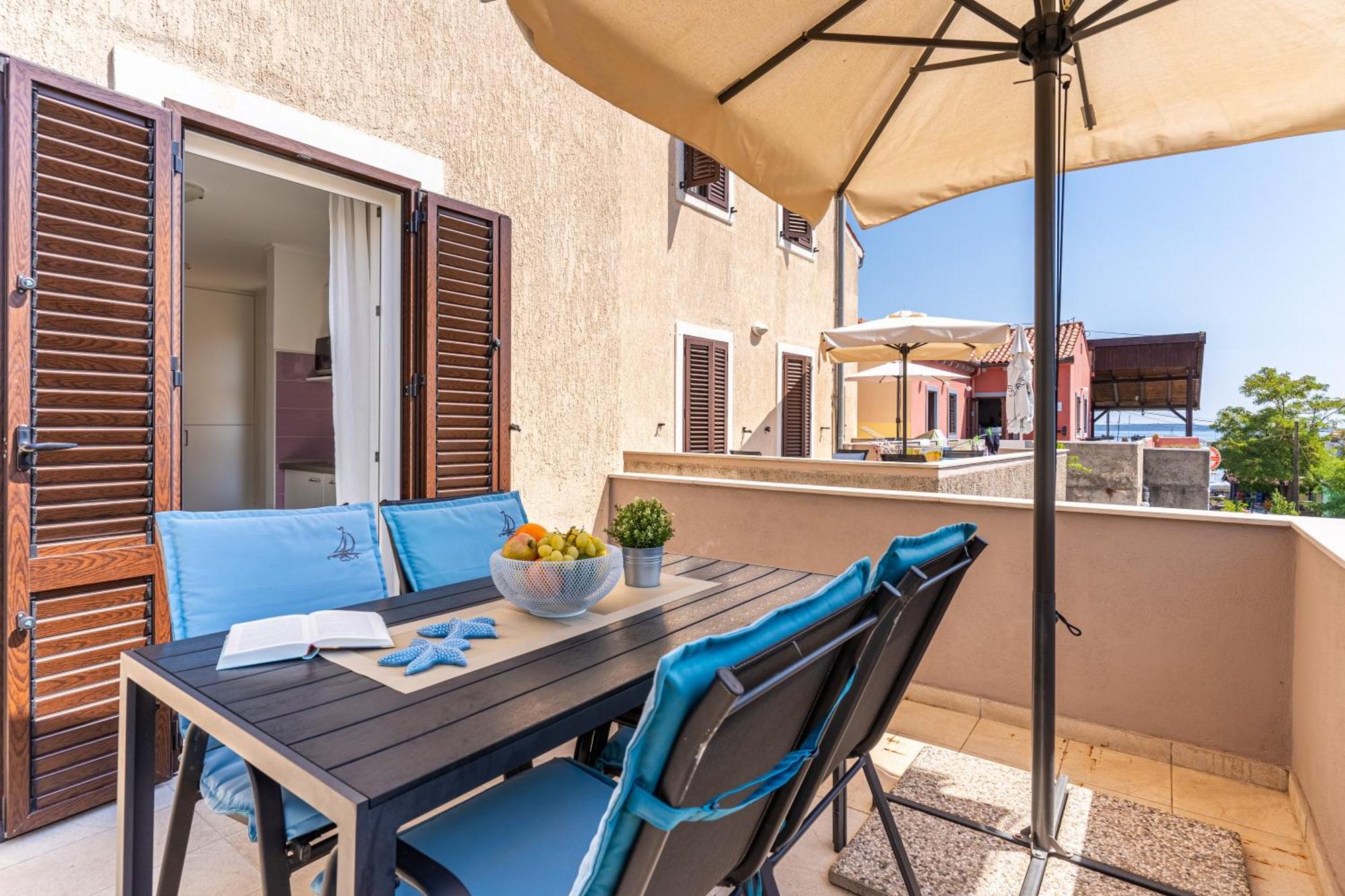 Apartments Dolac Nerezine Bagian luar foto